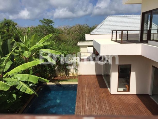 MODERN LUXURY VILLA  DI BUKIT UNGASAN