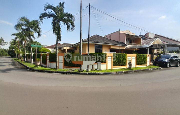 Rumah Hoek Perumahan Jatiwarna Indah, Bekasi