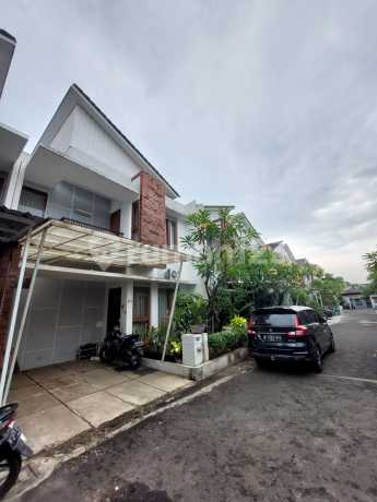 Joglo Townhouse Kembangan Prime Location 