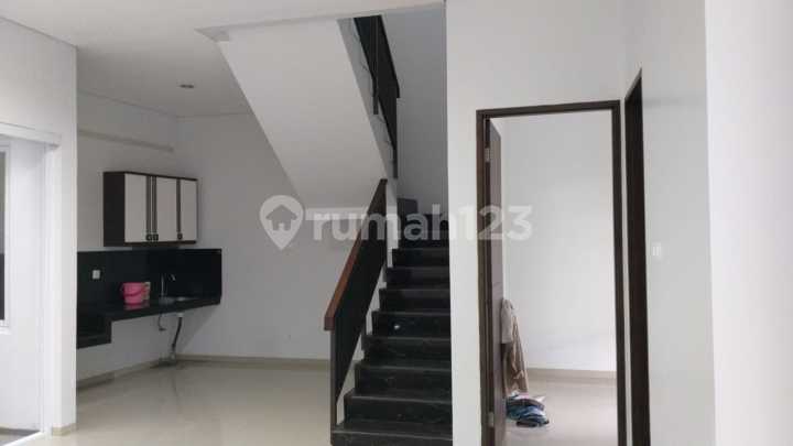Rumah Minimalis Terawat di Setra Glory, Bandung Utara