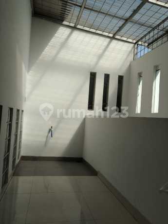 Rumah Asri 2 Lantai di Kopo Safira Residence