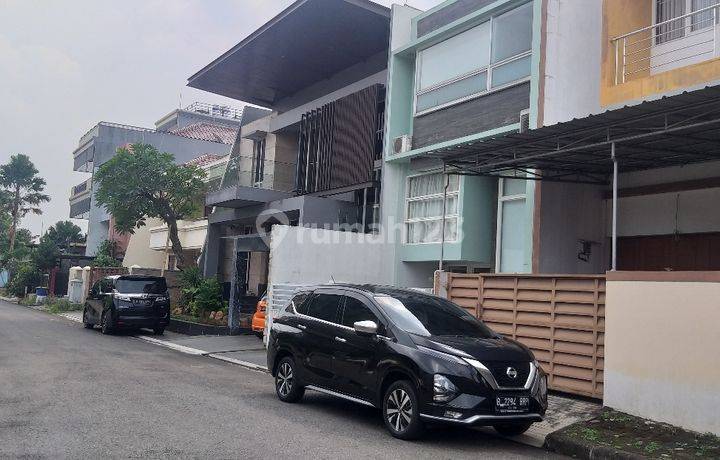 Rumah 2 lantai 189mtr villa kebon jeruk  HGB sangat strategis  