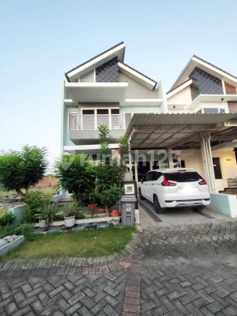 Rumah di La Diva Green Hill - Gresik, Minimalis, 2 Lantai, Kosongan, Siap Huni Rumah di La Diva Green Hill - Gresik, Minimalis, 2 Lantai, Kosongan, Siap Huni