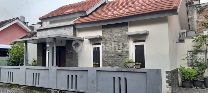 RUMAH KARANGANYAR SOLO TAMAN PRATAMA LUAS 152M2 ADA 3KT DAN 2KM RUMAH KARANGANYAR SOLO TAMAN PRATAMA LUAS 152M2 ADA 3KT DAN 2KM