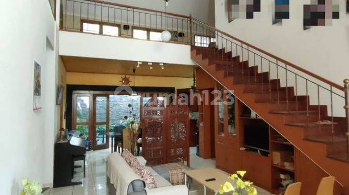 Rumah 2 Lantai Bagus Unfurnished SHM di Rumah Taman Millenium Sayap Pasteur, Bandung