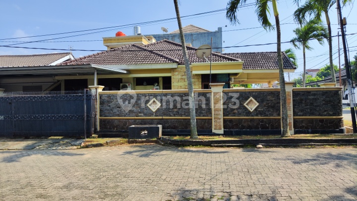 Rumah Hook di Kedamaian Indah Tanjung Karang Timur