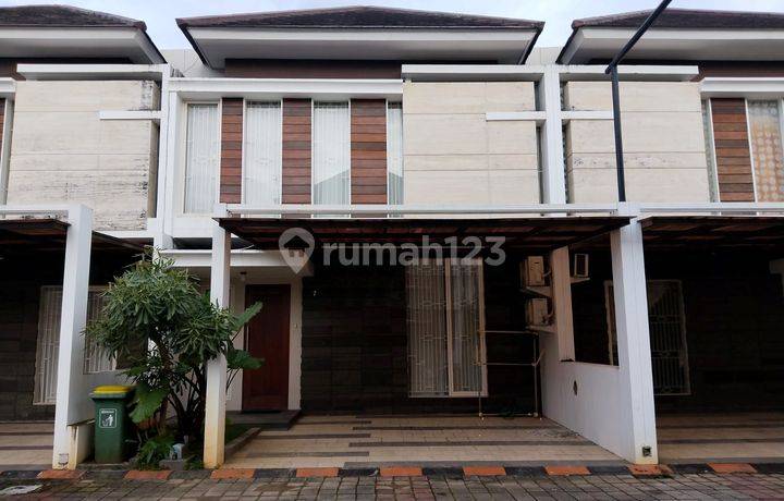 Rumah Green Villa Jalan Vetran Di Makassar