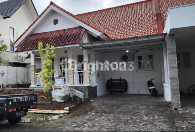 RUMAH 2 LANTAI PESONA MERAPI RUMAH 2 LANTAI PESONA MERAPI