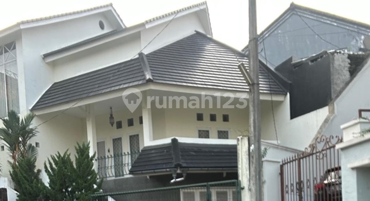 Di  Rumah di Perumahan Bumi Pusaka Cinere Depok