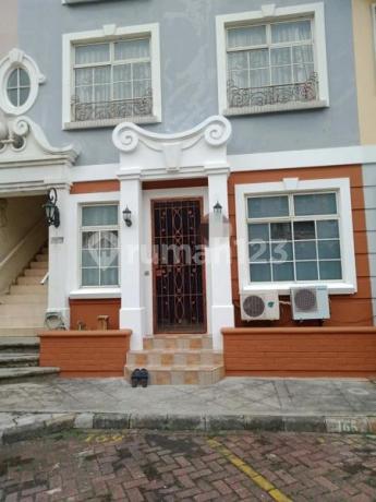 town house taman Paris lantai dasar. Lippo karawaci Posisi di badan