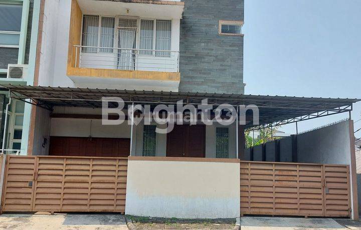 RUMAH KOMPLEK VILLA KEBON JERUK JAKARTA BARAT ASRI NYAMAN