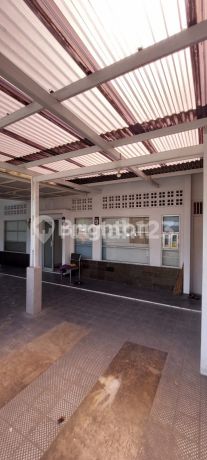 RUMAH 2 LANTAI SIAP HUNI AREA KOMPLEK PELNI
