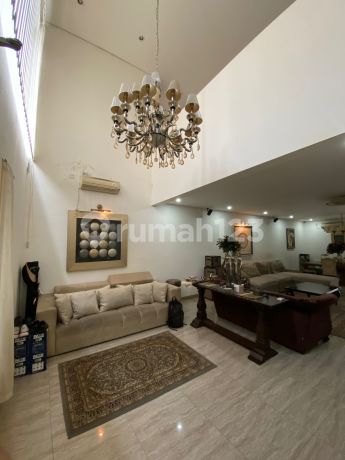 rumah Taman Brawijaya Jl. Prapanca yang siap huni,rapi dan tersedia kolam renang rumah Taman Brawijaya Jl. Prapanca yang siap huni,rapi dan tersedia kolam renang