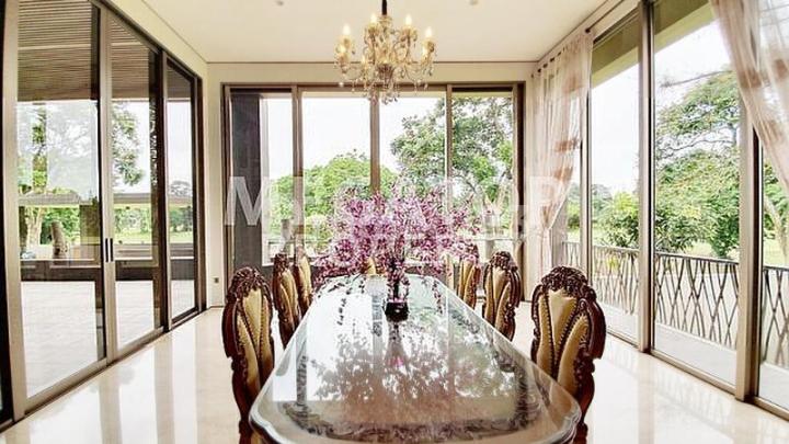 Luxury House in Paramount Hill Golf Gading Serpong Exclusive Right on the Golf Course Side