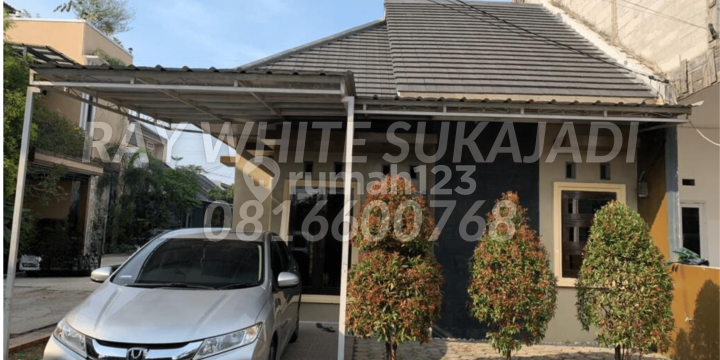 HOUSE IN BUMI CIGANITRI INDAH COMPLEX