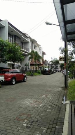 SuDirman Town house strategis langka furnished lux