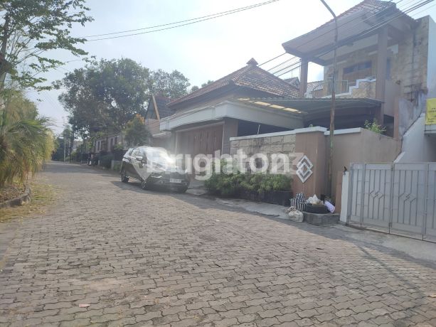 RUMAH MEWAH DI GRIYA PERWITA WISATA