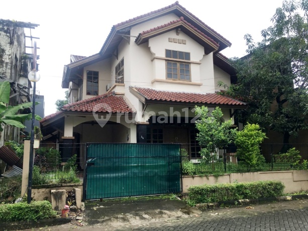 RUMAH SIAP HUNI DI JL. PENGAYOMAN KOMP. BOUGENVILLE MAKASSAR