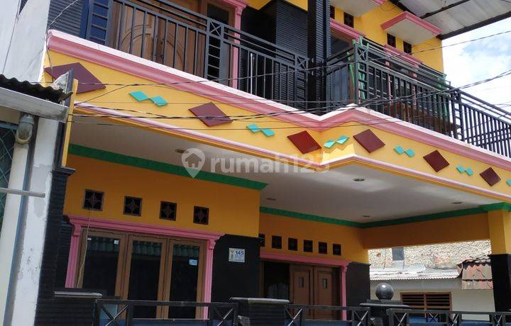 rumah Jl. Merak Raya 2 lantai posisi hoek, lingkungan sekitar nyaman di Perumnas,Tangerang.