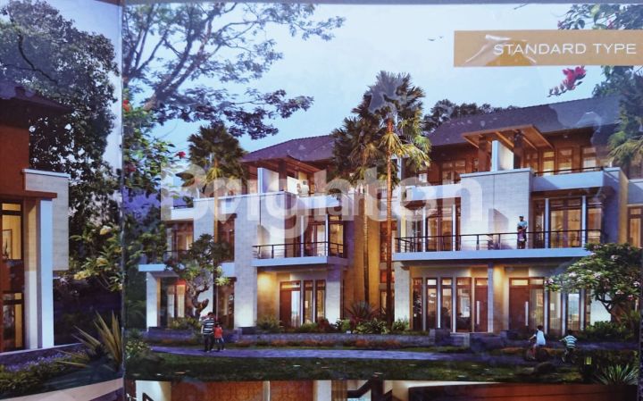 TOWN HOUSE ROYALTON RESIDENCE KEMAYORAN