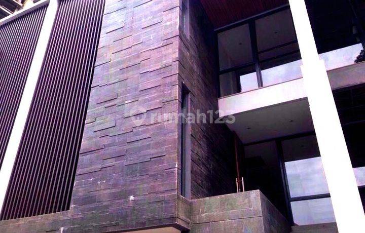 Aikonik Residence - Townhouse satu-satunya di Area Menteng