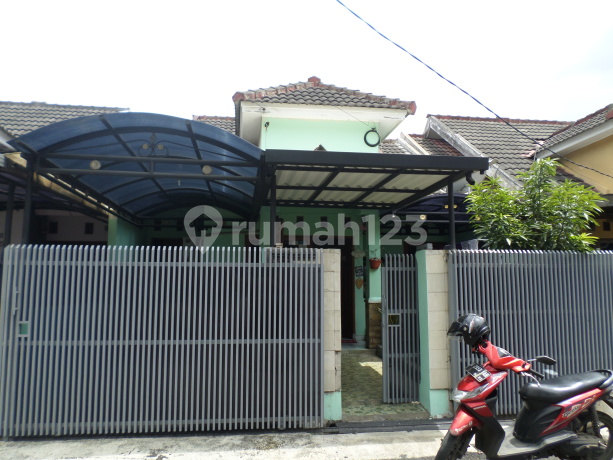 RUMAH NYAMAN DAN ELEGAN DI KOMPLEK PARAKAN ASRI