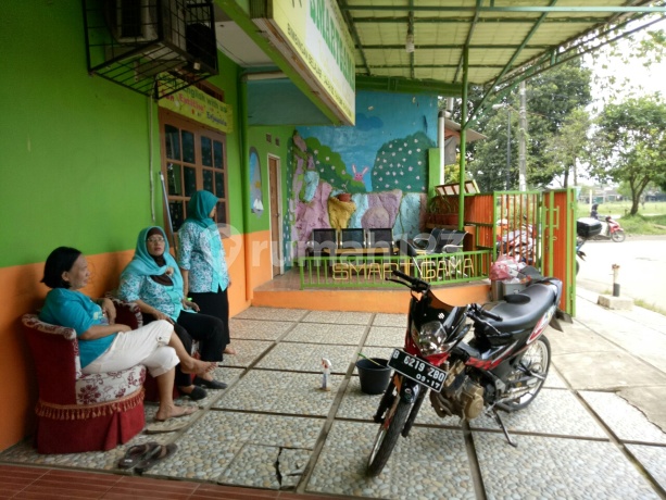 Di  Rumah di kompleks inkopad, Strategis dan eyecatching