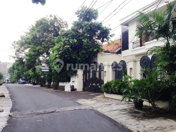 Rumah Mewah, Siap Huni, Hunian Nyaman dan Asri @Yado, Radio Dalam, Jakarta Selatan