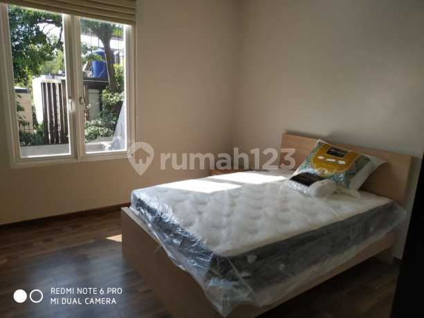 Rumah double decker townhouse Kemang Jakarta selatan