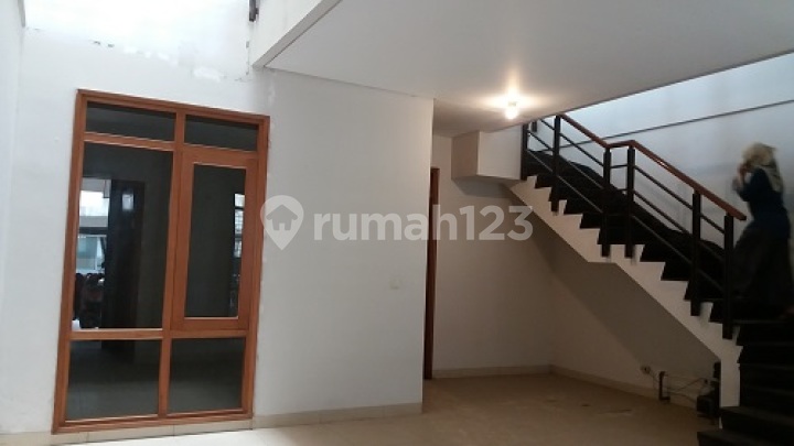 Dijual rumah di istana pasteur regency