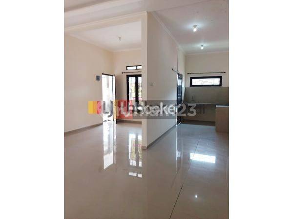 Rumah di Manru Regency Tembalang Semarang