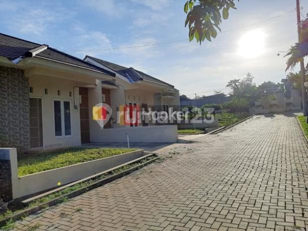 Rumah di Dawung Residence Untung Suropati Ngaliyan Semarang