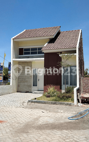 2 Lantai rumah minimalis harga 300 jt an, Gading Intan Driyorejo