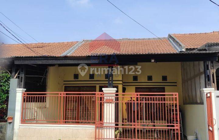 Rumah Siap Huni di Taman Kopo Indah / TKI III
