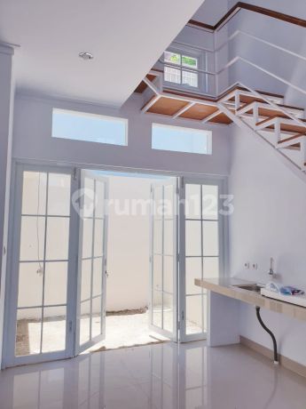Rumah Bagus Model Mezzanine Minimalis di Grand Cinunuk Bandung Timur