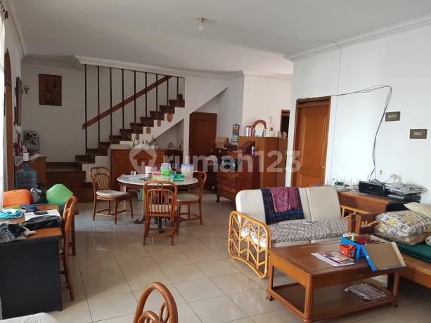 Rumah Di Kompleks Istana Regency,pasteur, Pasteur 