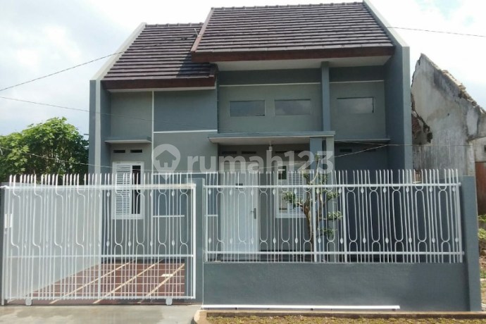 Rumah di Perumahan Villa Gunung Buring Malang GMK00323