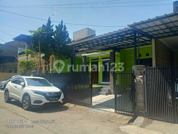 Own immediately a ready-to-occupy house in the strategic location of Mutiara Cibaduyut Complex, Bandung city.