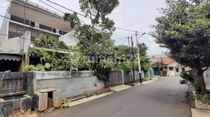 Rumah Bagus dan Strategis di Komp Minagapura, Joglo. 