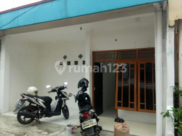 Rumah siap huni dan strategis di kompleks Inkopad