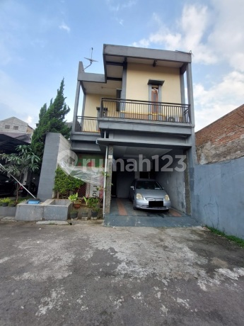 Rumah Super Nyaman di Cemara Regency