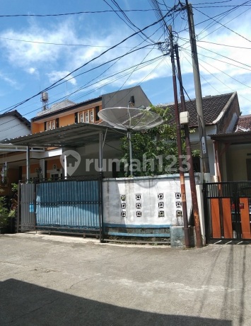 Rumah Nyaman Banget di Mutiara Cibaduyut Rumah Nyaman Banget di Mutiara Cibaduyut