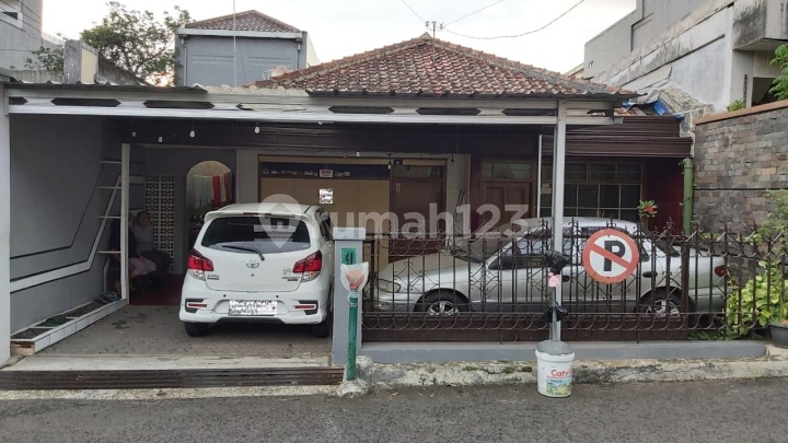 Rumah Kost 8 Kamar Babakan Jeruk Bandung Utara