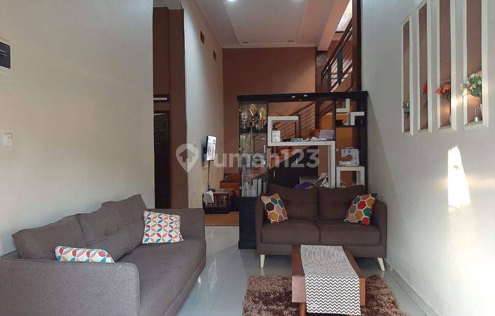 Rumah Terawat Bersih Cocok Untuk Investasi Nihh!! di Top Regency