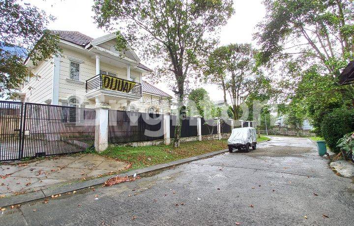 RUMAH TAMAN LUAS DI SENTUL CITY (DI SEBELAH TELKOM SIGMA)