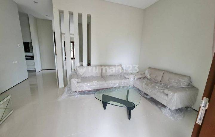 Rumah di perumahan Villa Taman Golf Araya GMK00680
