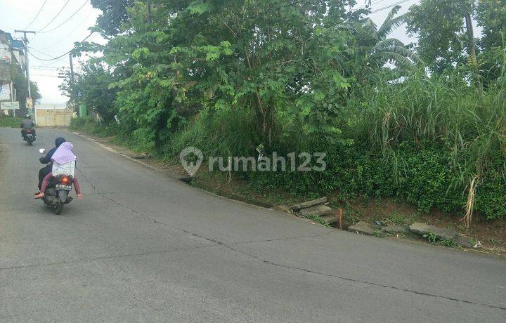 Tanah di daerah Pasir Layung Padasuka kota Bandung. bersertipikat SHM, bentuk kotak 32 x 32,5 lokasi hoek s
