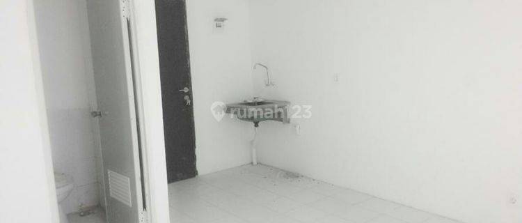 MURAH !!!! Apartemen baru, view kolam renang,  nego sampai jadi 1