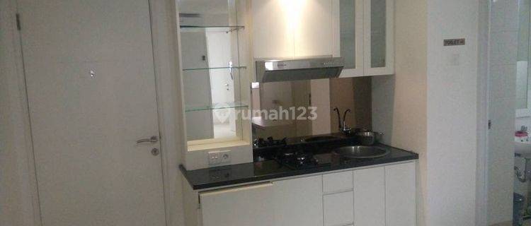 Bassura City 3 BR, Hoek, tower Flamboyan, lantai 9,  Furnished.. 1