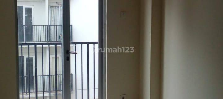 Apartemen baru di pusat bisnis tangerang selatan dgn 2 Bed Room menghadap kolam Renang 1